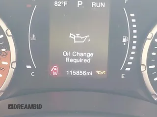 2017 Jeep Renegade Latitude z VIN ZACCJABB5HPG25210, wystawiony jako IAAI lot #42194543 z przebiegiem 115 856 mil mil oraz . Historia ofert i sprzedaży dostępna na DreamBid. Obrazek 15.