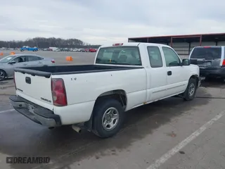 2003 Chevrolet Silverado 1500 Work Truck with VIN 2GCEC19XX31120402, listed as a IAAI auction lot 41638819 with 186,034 mi miles. Bid and sale history available at carsss.com. Image 4.
