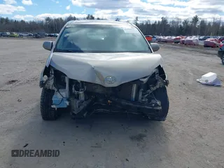 2015 Toyota Sienna LE AAS с VIN 5TDKK3DC0FS630972, выставлен на аукционе IAAI как лот 41898691 с пробегом 112 517 миль миль и . История ставок и продаж доступна на DreamBid. Изображение 13.