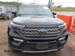 2022 Ford Explorer King Ranch z VIN 1FM5K8LC5NGA34787, wystawiony jako IAAI lot #42066427 z przebiegiem 82 945 mil mil oraz . Historia ofert i sprzedaży dostępna na DreamBid. Obrazek 12.