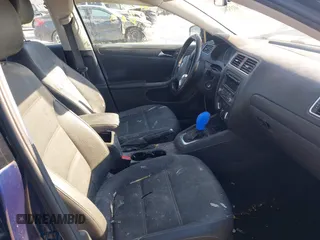 2012 Volkswagen Jetta SE с VIN 3VWDX7AJ7CM307161, выставлен на аукционе IAAI как лот 41332691 с пробегом 193 920 миль миль и . История ставок и продаж доступна на DreamBid. Изображение 5.