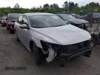 2019 Volkswagen Passat Wolfsburg Edition z VIN 1VWLA7A30KC002809, wystawiony jako IAAI lot #42341311 z przebiegiem 31 181 mil mil oraz . Historia ofert i sprzedaży dostępna na DreamBid. Obrazek 14.