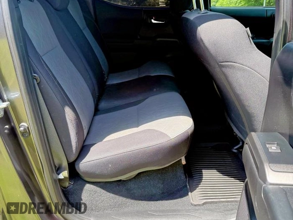 2021 Toyota Tacoma SR с VIN 3TMCZ5AN3MM441215, выставлен на аукционе Copart как лот 64744385 с пробегом 30 503 миль миль и Списание • Salvage title. История ставок и продаж доступна на DreamBid. Изображение 6.