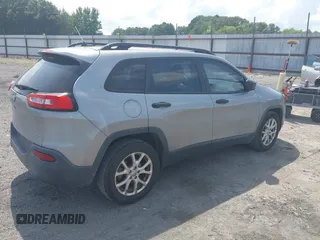 2015 Jeep Cherokee Sport z VIN 1C4PJLABXFW684235, wystawiony jako IAAI lot #42788242 z przebiegiem 260 453 mil mil oraz . Historia ofert i sprzedaży dostępna na DreamBid. Obrazek 4.