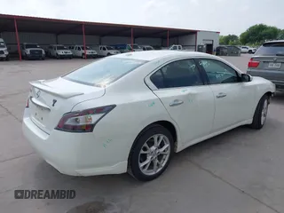 2014 Nissan Maxima SV z VIN 1N4AA5AP8EC476454, wystawiony jako IAAI lot #41946481 z przebiegiem 197 221 mil mil oraz . Historia ofert i sprzedaży dostępna na DreamBid. Obrazek 4.