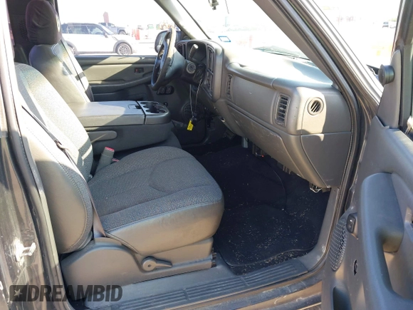 2005 Chevrolet Silverado 1500 with VIN 1GCEC14X25Z184256, listed as a IAAI auction lot 39455690 with 153,986 mi miles and . Bid and sale history available at DreamBid. Image 5.