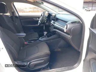 2020 Kia Forte LXS z VIN 3KPF24AD6LE252277, wystawiony jako IAAI lot #41813655 z przebiegiem 61 919 mil mil oraz . Historia ofert i sprzedaży dostępna na DreamBid. Obrazek 5.