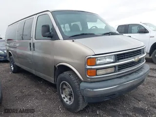 2002 Chevrolet Express Van with VIN 1GAHG39R321146397, listed as a IAAI auction lot 41701980 with 1 mi miles. Bid and sale history available at carsss.com. Image 1.