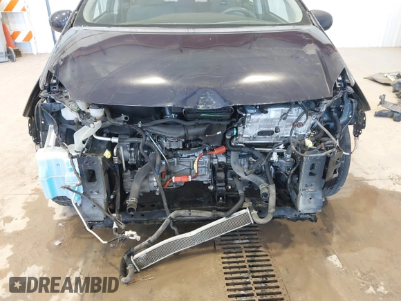 2015 Toyota Prius Four with VIN JTDKN3DU0F0460485, listed as a IAAI auction lot 42019819 with 61,200 mi miles. Bid and sale history available at carsss.com. Image 6.