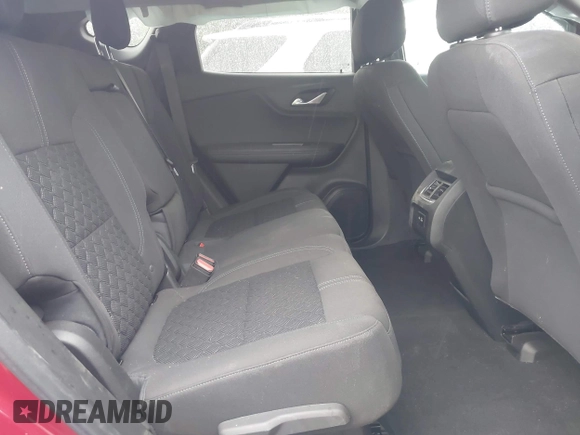 2021 Chevrolet Blazer LT z VIN 3GNKBCRS8MS563912, wystawiony jako IAAI lot #42209536 z przebiegiem Nie podano mil oraz . Historia ofert i sprzedaży dostępna na DreamBid. Obrazek 8.