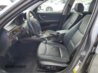 2010 BMW 3 Series 328i xDrive z VIN WBAPK5C56AA647752, wystawiony jako Copart lot #64165885 z przebiegiem 97 797 mil mil oraz Szkoda całkowita • Salvage title. Historia ofert i sprzedaży dostępna na DreamBid. Obrazek 7.