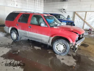 1998 GMC Jimmy SLT with VIN 1GKDT13W3W2521651, listed as a Copart auction lot 46492945 with 240,384 mi miles and Clean Title. Bid and sale history available at carsss.com. Image 4.