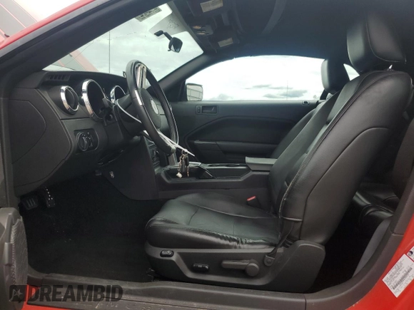 2006 Ford Mustang Standard z VIN 1ZVFT84N665244752, wystawiony jako Copart lot #58347695 z przebiegiem 116 453 mil mil oraz Szkoda całkowita • Salvage title. Historia ofert i sprzedaży dostępna na DreamBid. Obrazek 7.
