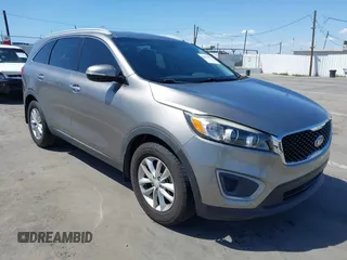 2017 Kia Sorento LX with VIN 5XYPG4A35HG284788, listed as a IAAI auction lot 41966692 with 68,692 mi miles. Bid and sale history available at carsss.com. Image 1.