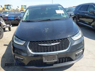 2024 Chrysler Pacifica Hybrid Select z VIN 2C4RC1S73RR185310, wystawiony jako IAAI lot #42246006 z przebiegiem 31 696 mil mil oraz . Historia ofert i sprzedaży dostępna na DreamBid. Obrazek 6.