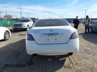 2014 Nissan Maxima S z VIN 1N4AA5AP4EC492795, wystawiony jako IAAI lot #40700233 z przebiegiem 163 096 mil mil oraz . Historia ofert i sprzedaży dostępna na DreamBid. Obrazek 16.