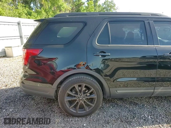 2018 Ford Explorer XLT with VIN 1FM5K7D82JGB75394, listed as a Copart auction lot 55030535 with 129,033 mi miles and Salvage title. Bid and sale history available at DreamBid. Image 15.