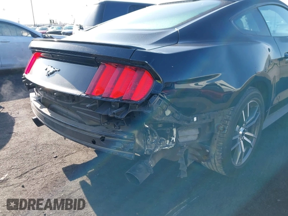 2017 Ford Mustang EcoBoost z VIN 1FA6P8THXH5230980, wystawiony jako IAAI lot #42082404 z przebiegiem 108 194 mil mil oraz . Historia ofert i sprzedaży dostępna na DreamBid. Obrazek 12.