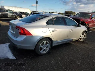 2012 Volvo S60 T5 with VIN YV1622FS1C2135788, listed as a Copart auction lot 43391245 with 93,193 mi miles and Clean Title. Bid and sale history available at carsss.com. Image 3.