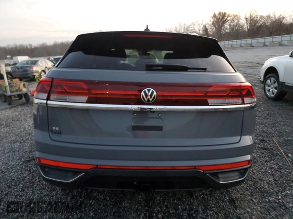 2024 Volkswagen Atlas SE z VIN 1V2WE2CA7RC256058, wystawiony jako Copart lot #48243165 z przebiegiem 2 227 mil mil oraz Szkoda całkowita • Salvage title. Historia ofert i sprzedaży dostępna na DreamBid. Obrazek 6.