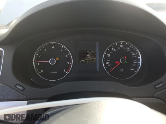 2013 Volkswagen Jetta SE z VIN 3VWDX7AJ8DM428539, wystawiony jako Copart lot #49662365 z przebiegiem 122 768 mil mil oraz Szkoda całkowita • Salvage title. Historia ofert i sprzedaży dostępna na DreamBid. Obrazek 9.