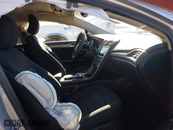 2019 Ford Fusion SE with VIN 3FA6P0LUXKR208139, listed as a IAAI auction lot 41820958 with 66,609 mi miles and . Bid and sale history available at DreamBid. Image 5.