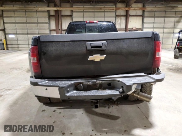 2008 Chevrolet Silverado 3500HD DRW LTZ with VIN 1GCJK33678F146002, listed as a Copart auction lot 85663514 with 231,546 mi miles and Salvage Title. Bid and sale history available at carsss.com. Image 6.