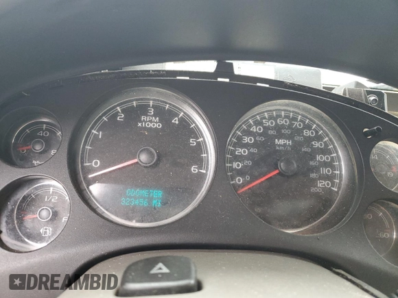 2007 Chevrolet Tahoe LT z VIN 1GNFC130X7J118958, wystawiony jako Copart lot #47381484 z przebiegiem 323 456 mil mil oraz Nie do naprawy • Non repairable. Historia ofert i sprzedaży dostępna na DreamBid. Obrazek 9.