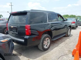2019 Chevrolet Tahoe LT z VIN 1GNSKBKC5KR388869, wystawiony jako IAAI lot #42354451 z przebiegiem 111 359 mil mil oraz . Historia ofert i sprzedaży dostępna na DreamBid. Obrazek 4.