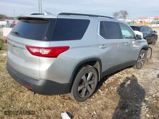 2019 Chevrolet Traverse LT Leather with VIN 1GNERHKW7KJ269791, listed as a IAAI auction lot 41599390 with 182,176 mi miles. Bid and sale history available at carsss.com. Image 4.