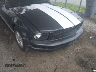 2007 Ford Mustang Deluxe with VIN 1ZVFT80N175365857, listed as a IAAI auction lot 42512673 with 136,145 mi miles and . Bid and sale history available at DreamBid. Image 6.