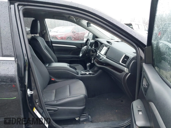 2018 Toyota Highlander LE with VIN 5TDBZRFH7JS835432, listed as a IAAI auction lot 40852130 with 139,136 mi miles and . Bid and sale history available at DreamBid. Image 5.