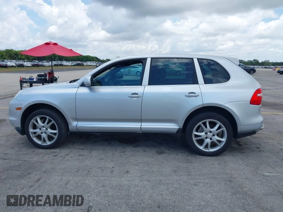 2010 Porsche Cayenne z VIN WP1AA2APXALA04791, wystawiony jako IAAI lot #42209029 z przebiegiem 148 202 mil mil oraz . Historia ofert i sprzedaży dostępna na DreamBid. Obrazek 14.