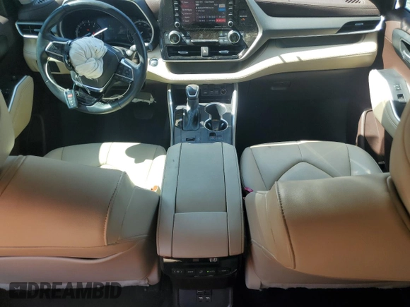 2021 Toyota Highlander XLE with VIN 5TDGZRAH4MS080595, listed as a Copart auction lot 61874615 with 56,315 mi miles and Salvage title. Bid and sale history available at DreamBid. Image 8.