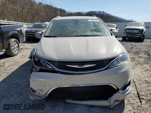2017 Chrysler Pacifica Touring L Plus with VIN 2C4RC1EGXHR622276, listed as a Copart auction lot 48324795 with 118,370 mi miles and Salvage Title. Bid and sale history available at DreamBid. Image 5.