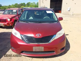 2011 Toyota Sienna LE AAS with VIN 5TDKK3DC5BS002349, listed as a IAAI auction lot 42058258 with 284,140 mi miles. Bid and sale history available at carsss.com. Image 12.