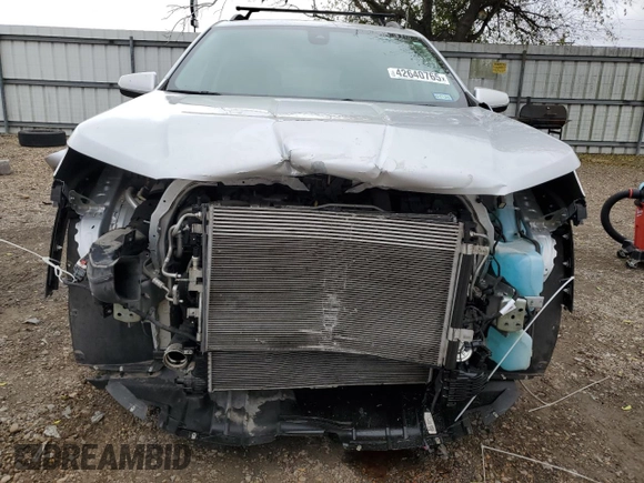 2022 GMC Terrain SLE z VIN 3GKALMEV6NL143864, wystawiony jako Copart lot #42640765 z przebiegiem 24 300 mil mil oraz Czysty tytuł • Clean title. Historia ofert i sprzedaży dostępna na DreamBid. Obrazek 5.