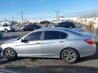 2013 Honda Accord LX z VIN 1HGCR2F32DA215252, wystawiony jako IAAI lot #41535742 z przebiegiem Nie podano mil oraz . Historia ofert i sprzedaży dostępna na DreamBid. Obrazek 12.