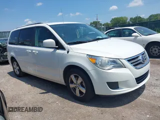 2011 Volkswagen Routan SE with VIN 2V4RW3DG3BR641964, listed as a IAAI auction lot 42758818 with 119,247 mi miles and . Bid and sale history available at DreamBid. Image 1.