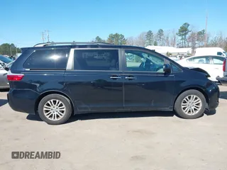 2017 Toyota Sienna XLE Auto Access Seat with VIN 5TDYZ3DC0HS833692, listed as a IAAI auction lot 41810308 with 112,806 mi miles. Bid and sale history available at carsss.com. Image 13.