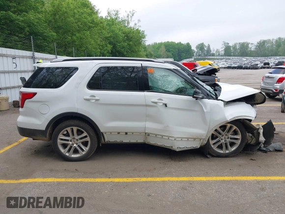 2017 Ford Explorer XLT z VIN 1FM5K8D8XHGC84301, wystawiony jako IAAI lot #42270431 z przebiegiem Nie podano mil oraz . Historia ofert i sprzedaży dostępna na DreamBid. Obrazek 13.