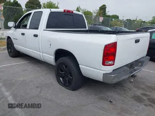 2003 Dodge 1500 ST z VIN 1D7HA18D03S241651, wystawiony jako IAAI lot #42037511 z przebiegiem 138 934 mil mil oraz . Historia ofert i sprzedaży dostępna na DreamBid. Obrazek 3.