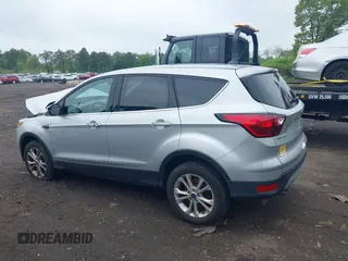 2019 Ford Escape SE z VIN 1FMCU9GD8KUA73154, wystawiony jako IAAI lot #42258644 z przebiegiem 37 090 mil mil oraz . Historia ofert i sprzedaży dostępna na DreamBid. Obrazek 14.