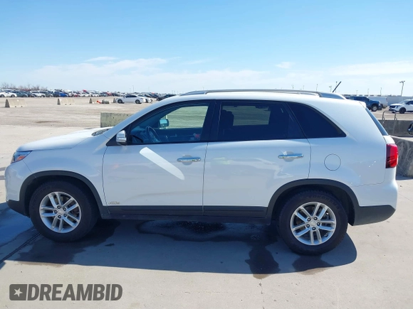 2014 Kia Sorento LX with VIN 5XYKTDA73EG471659, listed as a IAAI auction lot 41704991 with 118,617 mi miles. Bid and sale history available at carsss.com. Image 14.