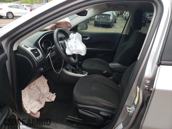 2018 Jeep Compass Sport с VIN 3C4NJDAB0JT100209, выставлен на аукционе Copart как лот 53946635 с пробегом 84 881 миль миль и Списание • Salvage title. История ставок и продаж доступна на DreamBid. Изображение 7.