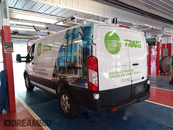 2020 Ford Transit z VIN 1FTBR1YG6LKA35821, wystawiony jako IAAI lot #42727394 z przebiegiem 86 896 mil mil oraz . Historia ofert i sprzedaży dostępna na DreamBid. Obrazek 7.