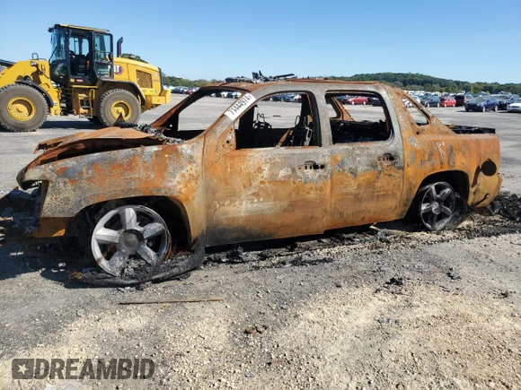 2013 Chevrolet Avalanche LS with VIN 3GNTKEE74DG181204, listed as a Copart auction lot 71444974 with 0 mi miles and Non Repairable. Bid and sale history available at carsss.com. Image 1.