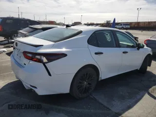 2022 Toyota Camry SE with VIN 4T1G11AK9NU031406, listed as a Copart auction lot 48429805 with 28,448 mi miles and Salvage Title. Bid and sale history available at carsss.com. Image 3.