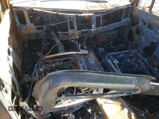 1986 Ford Bronco z VIN 1FMCU14TXGUD18203, wystawiony jako Copart lot #47194155 z przebiegiem Nie podano mil oraz Czysty tytuł • Clean title. Historia ofert i sprzedaży dostępna na DreamBid. Obrazek 8.