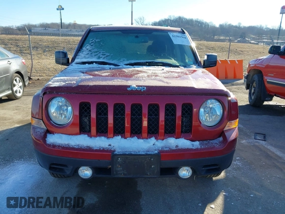 2017 Jeep Patriot Sport z VIN 1C4NJPBA4HD209814, wystawiony jako IAAI lot #41581964 z przebiegiem 56 398 mil mil oraz . Historia ofert i sprzedaży dostępna na DreamBid. Obrazek 13.